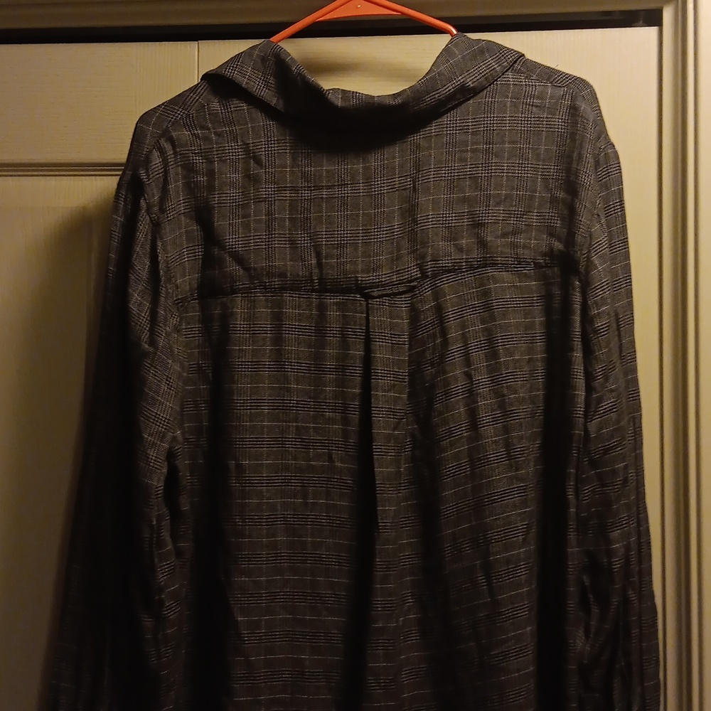 5/$10 Gray Button-Up Shirt Oversized - Picture 7 of 8